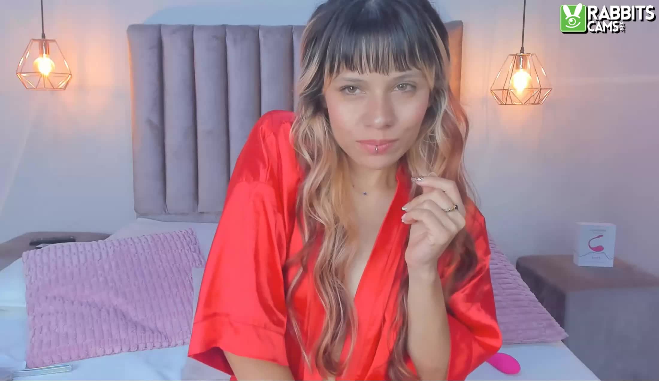 Interprete AmandhaWhite Video 1