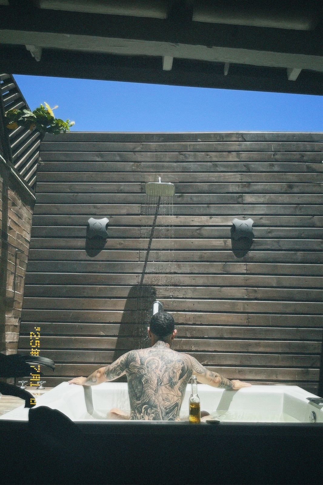 Performer ChrisLeonee Photo 3