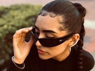 Imagen de perfil de modelo de cámara web de EmilyRoast