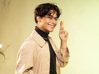 AaronEze profielfoto van cam model