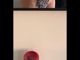 Profilbilde av Petitebitch123 webkamera modell