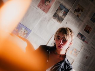 NoahBrown18 cam model profile picture 