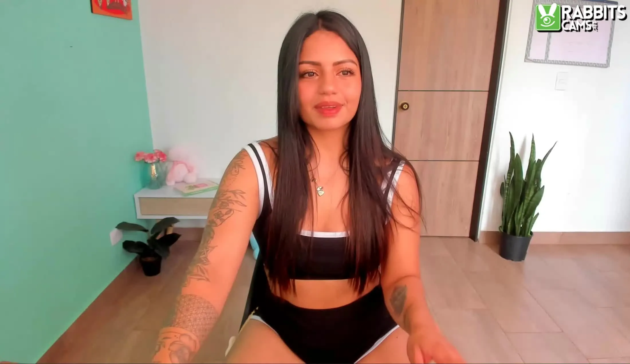 Utøver Sarishalovee Video 1