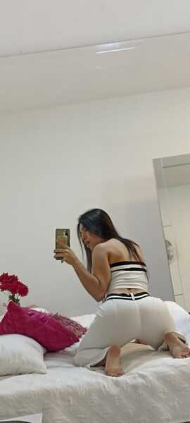 Performer Mia_Evaans Photo 9