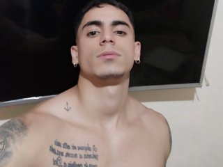 Max_Stron111 cam model profile picture