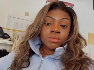 HazelBonnett profilbild på webbkameramodell