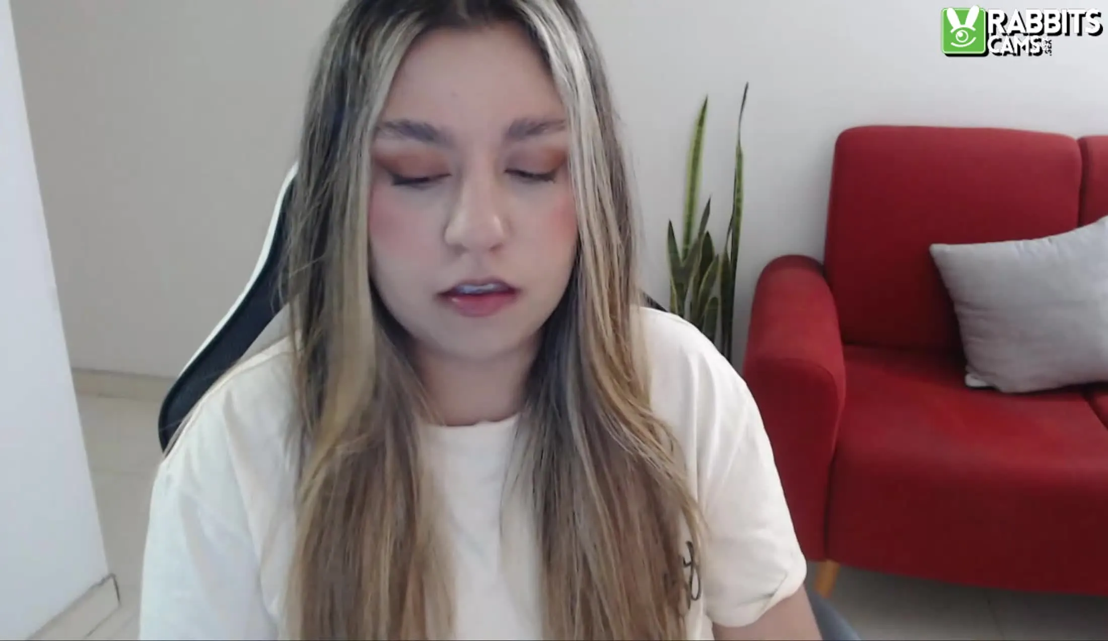 Artist AdelisseLorens Video 1