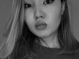 spooky_tyan profilbild på webbkameramodell