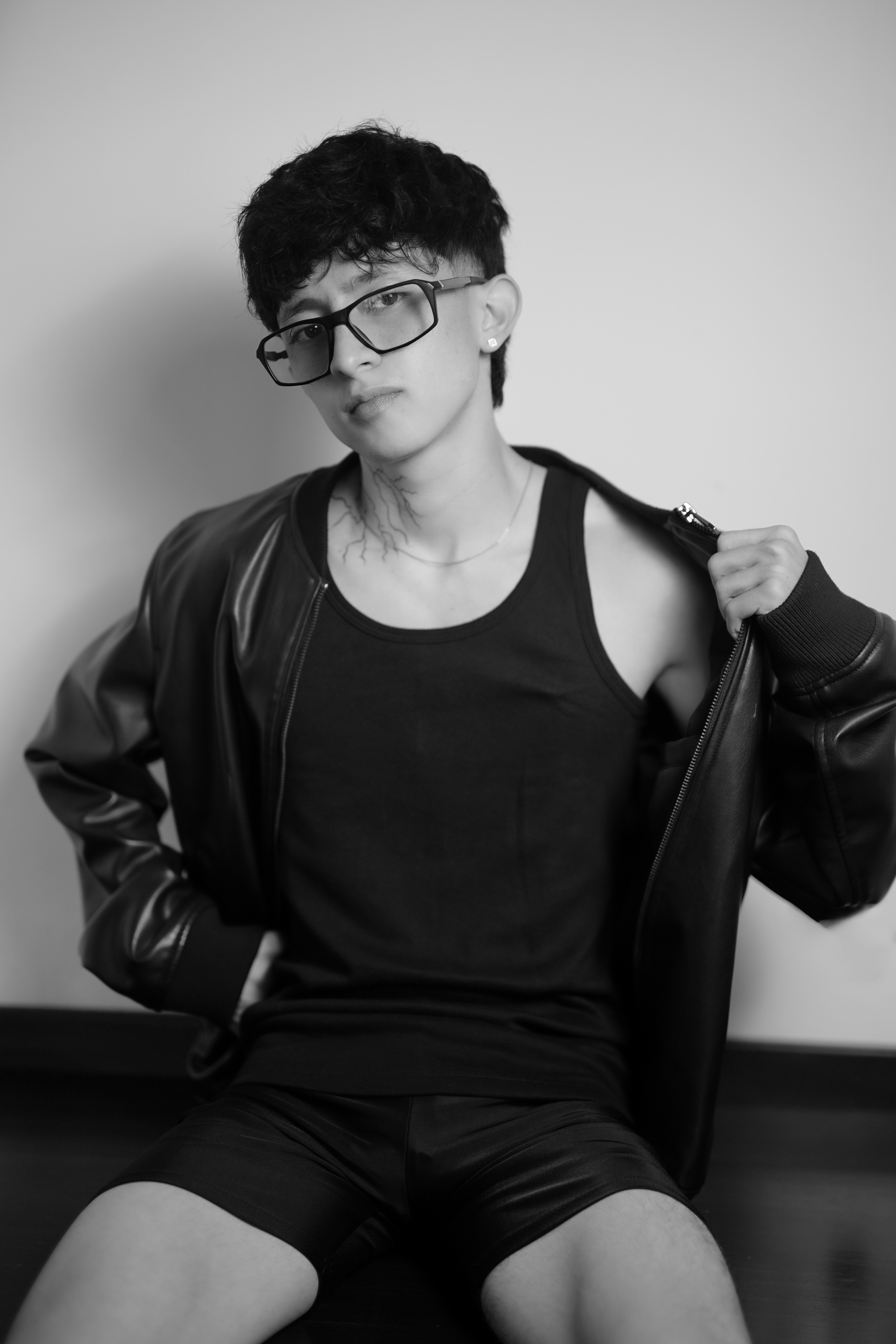 Performer TroyRouge Photo 3