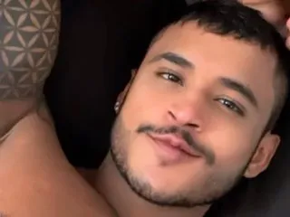 ADANVEGA13 profielfoto van cam model 