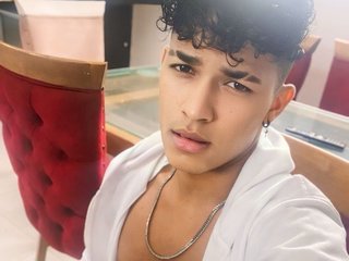 Imagen de perfil de modelo de cámara web de jamescurly22