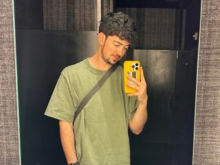 TaylorLeast immagine del profilo del modello di cam
