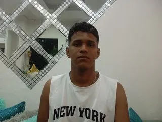 Imagen de perfil de modelo de cámara web de DMITRYBROWNS