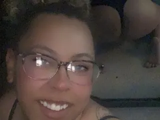 Image de profil du modèle de webcam MikaLanay