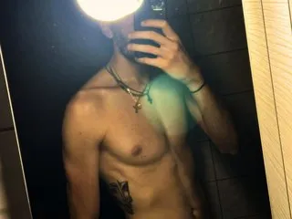 Image de profil du modèle de webcam Nikolaras
