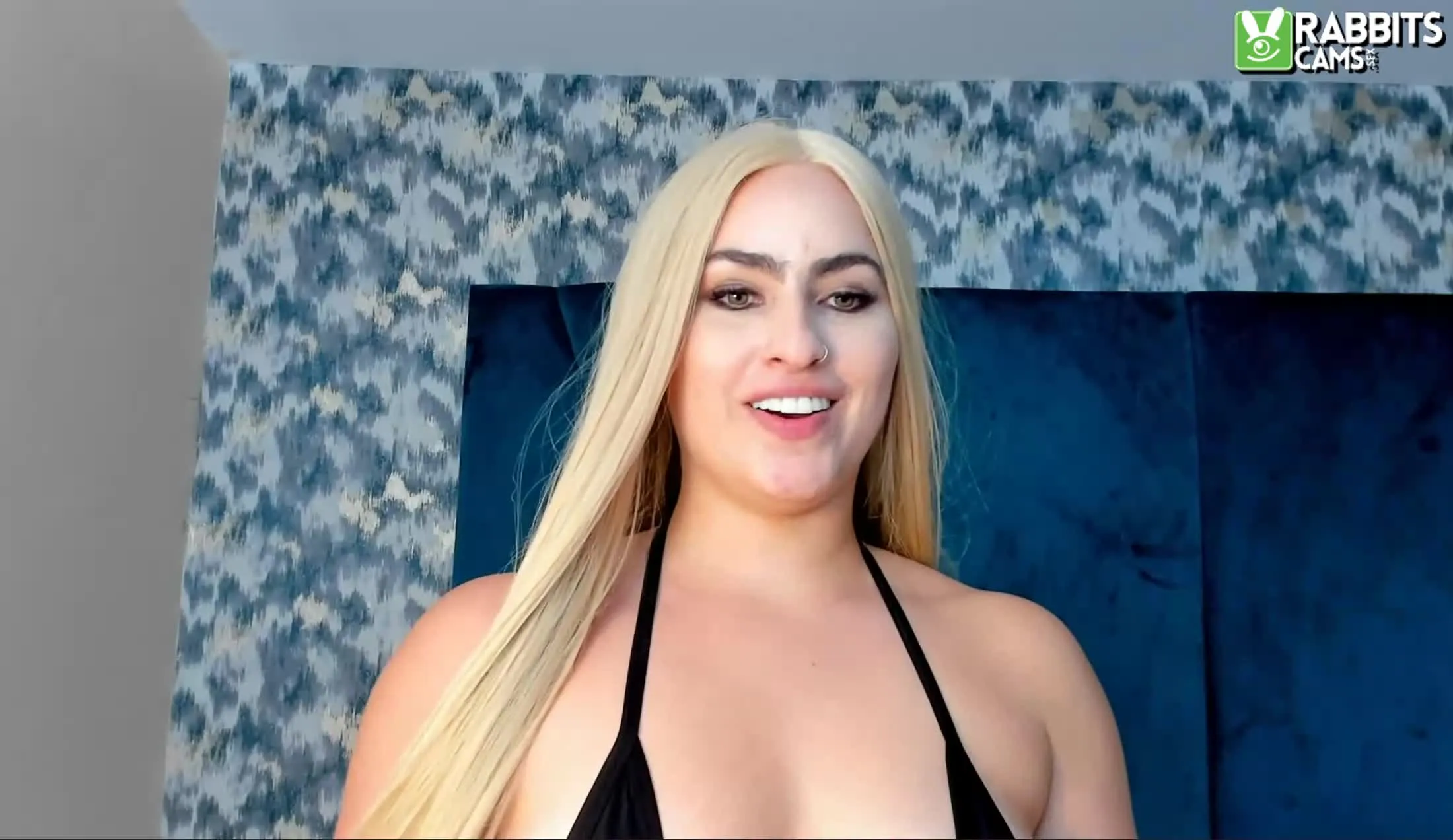 Performer GwenFox Video 1
