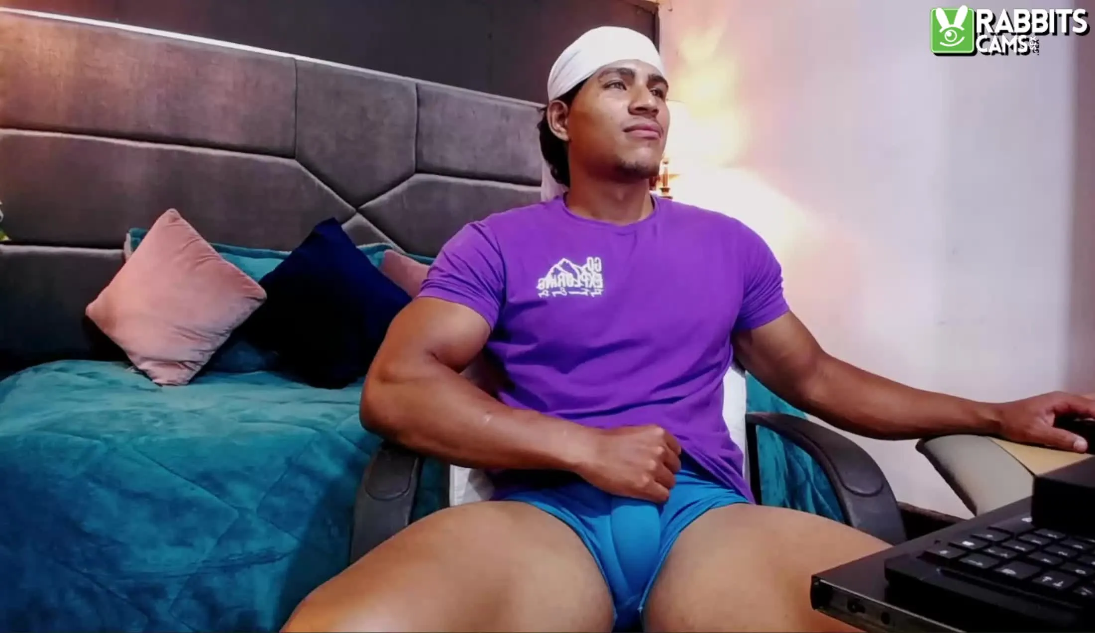 Artist Adam_fit19cm Video 1