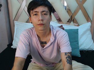 LukeMorgans18 profilbild på webbkameramodell 