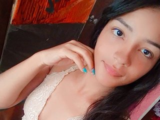 Image de profil du modèle de webcam LucyNaugthyfox