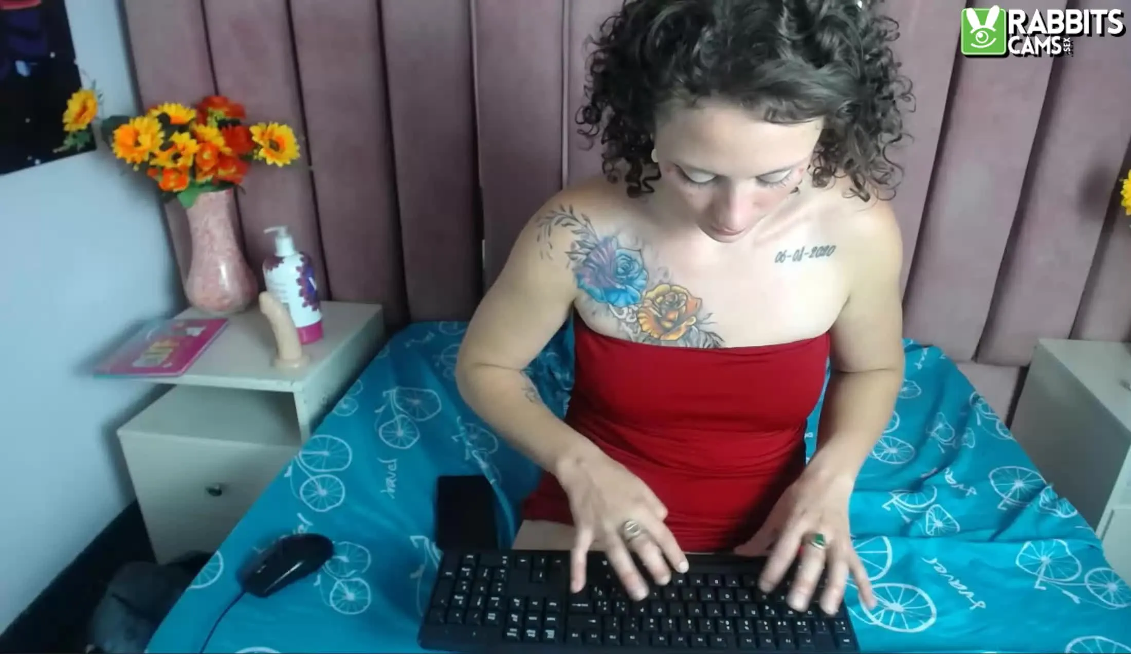 Artist EmmyWhitte Video 1