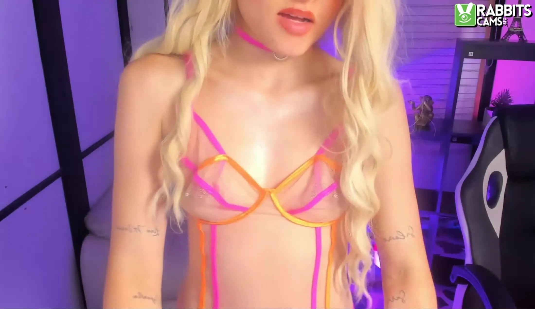 Performer NahomiRichards Video 1