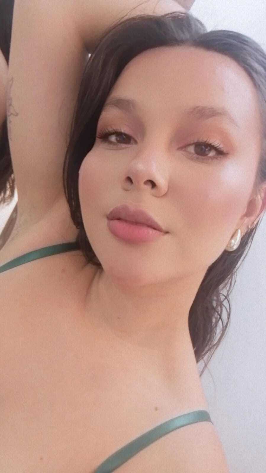 Artist RubyyScarlett Foto 1