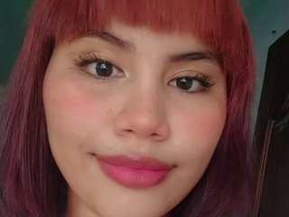 Ariana_Lwis profilbild på webbkameramodell 