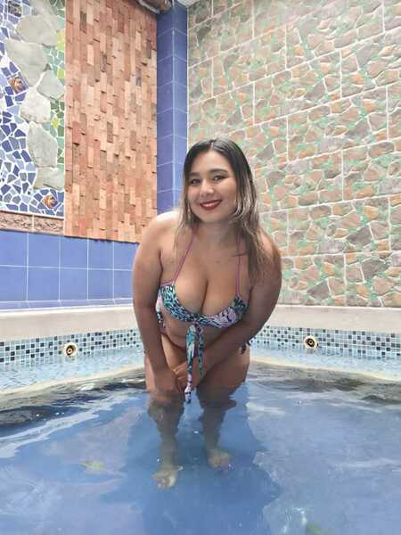 Interprète LatinaHoleQueen Photo 4