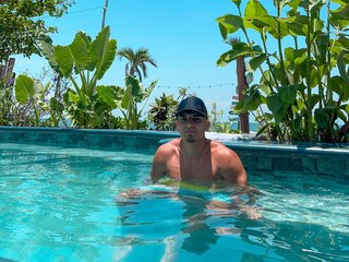 Image de profil du modèle de webcam Andrey_Sz