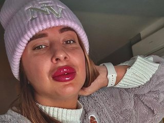 Imagen de perfil de modelo de cámara web de ZYIRA