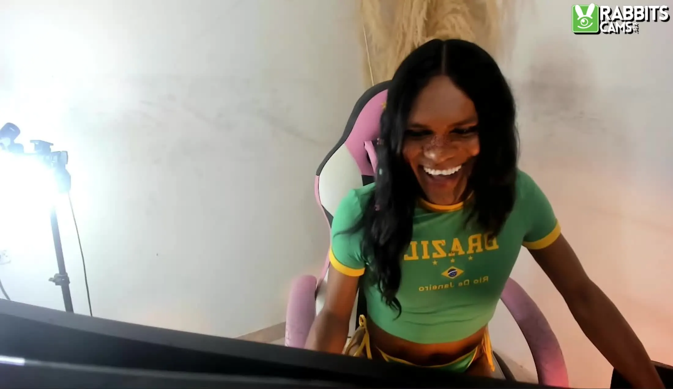 Intérprete JhulyHugeCockTs Video 1