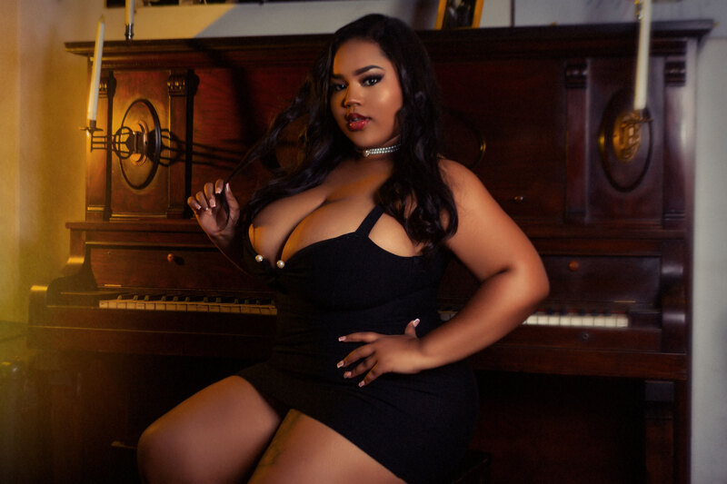 Performer ShanyHalle Photo 7