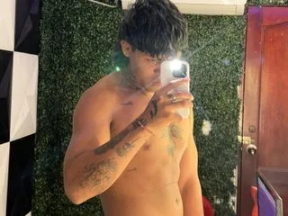 yisscumhot profielfoto van cam model