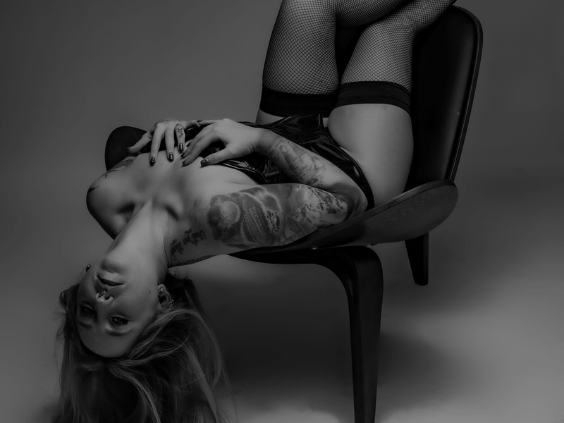 Performer CharlieRayee Photo 2