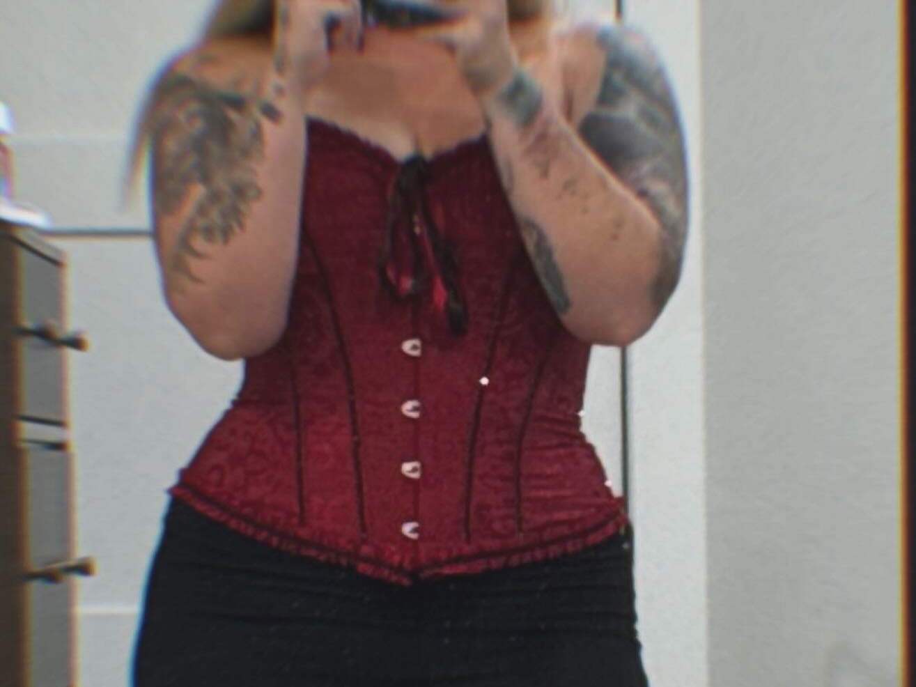 Performer CharlieRayee Photo 4