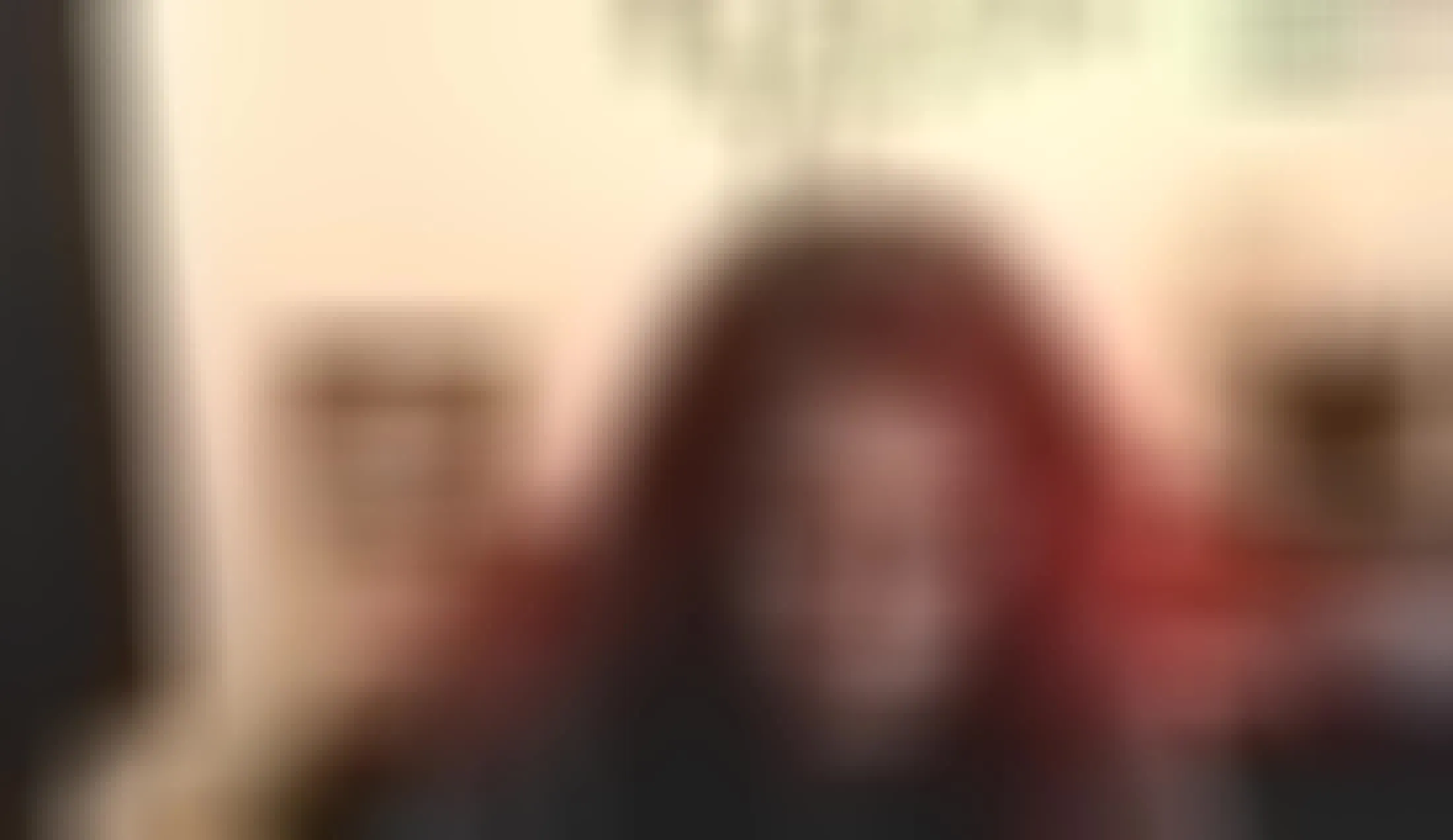 Interprete Alexa_Holmes Video 1