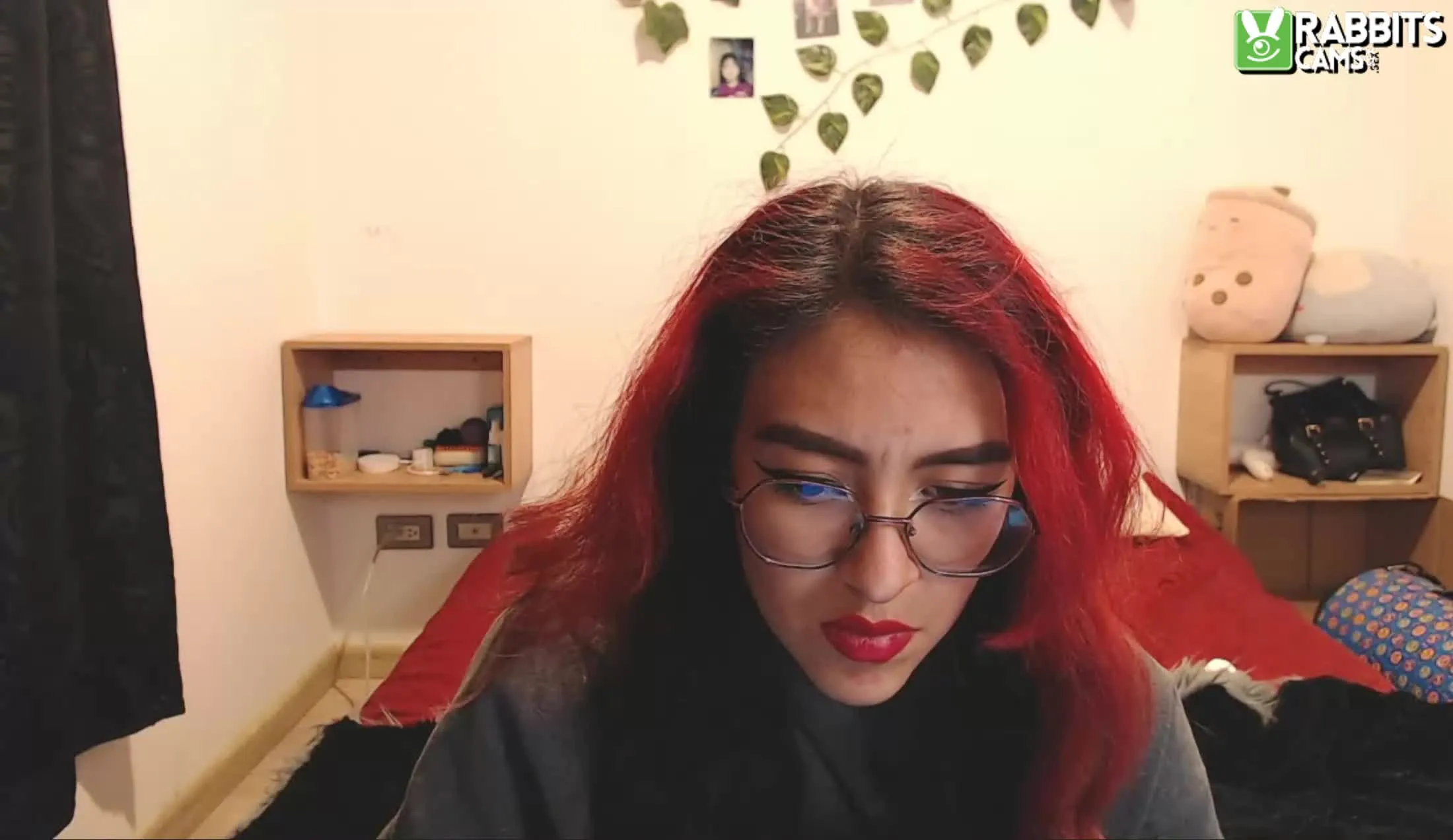 Interprete Alexa_Holmes Video 1