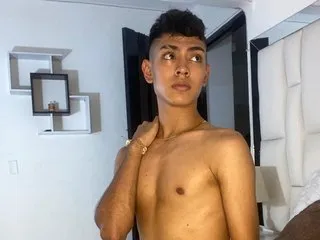 Imagen de perfil de modelo de cámara web de LoganTwink18