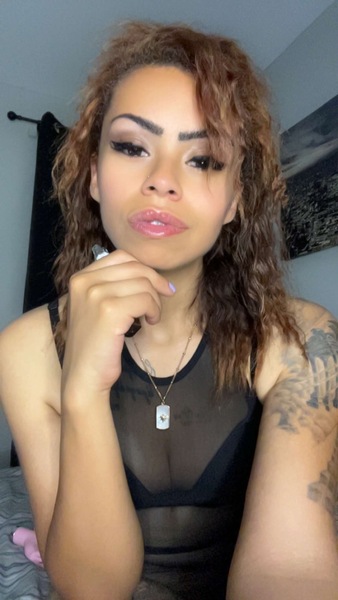 Artist Innocent_Hallie_x Foto 3