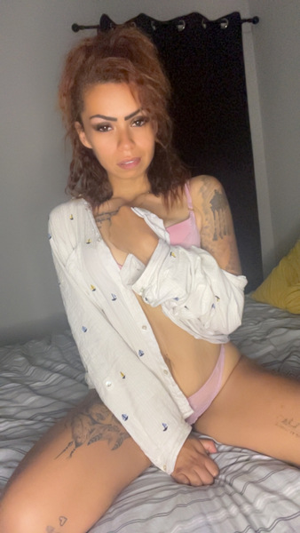 Artist Innocent_Hallie_x Foto 1