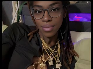 Prettyblkgrlprissy immagine del profilo del modello di cam