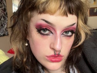 bunnygraveyard profilbild på webbkameramodell