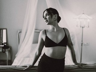 Image de profil du modèle de webcam YourMuseOn