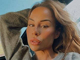 Imagen de perfil de modelo de cámara web de NaughtyNaomi_xxx