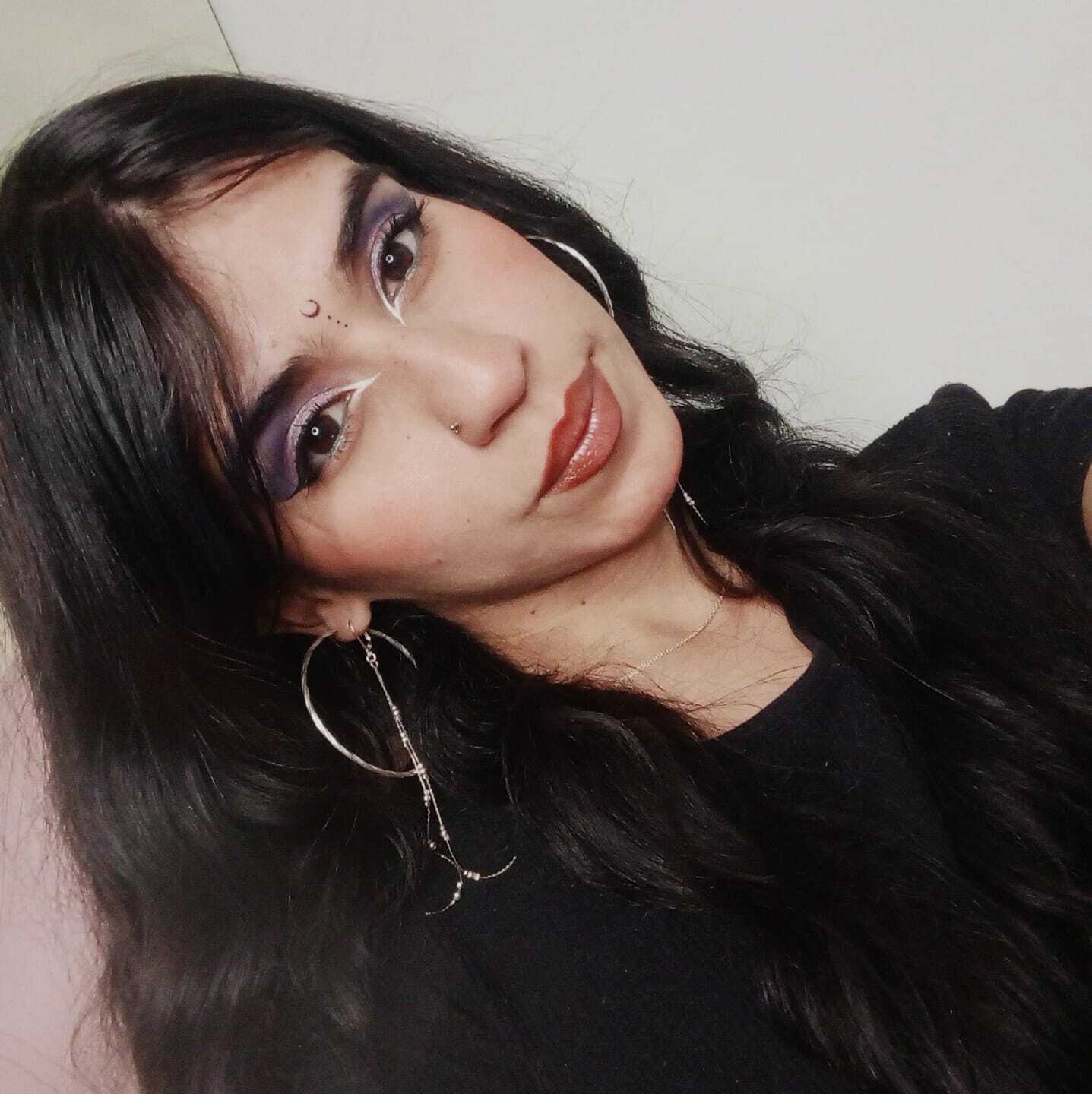 Performer BellaPoisonous Photo 5