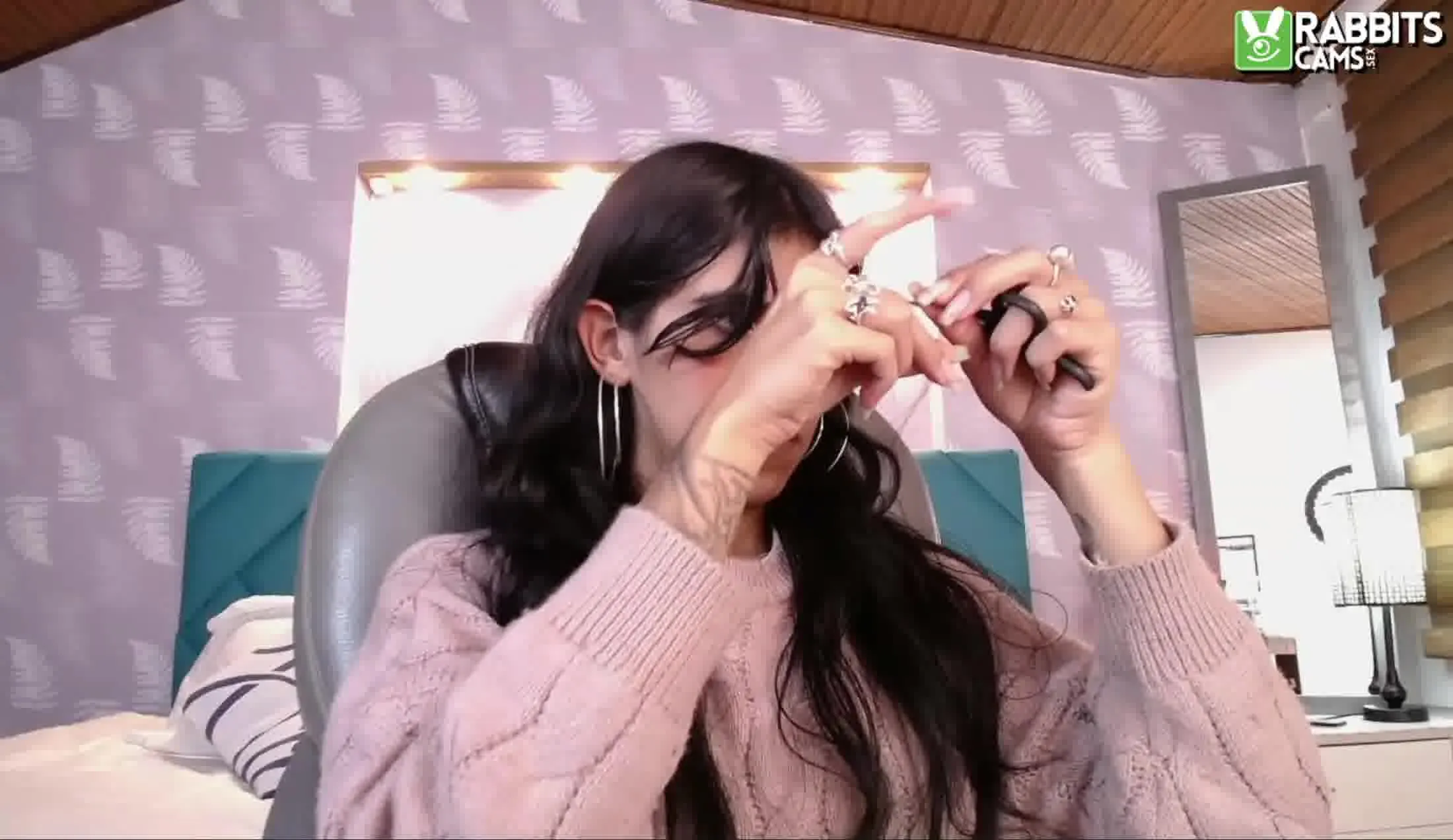 Utøver BellaPoisonous Video 1