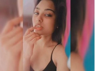 Image de profil du modèle de webcam Littlemissdevil69