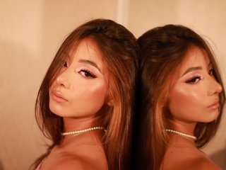 Imagen de perfil de modelo de cámara web de Sharon_Montana