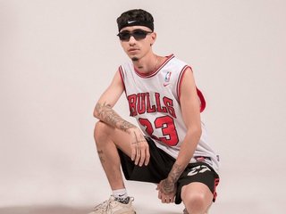 Imagen de perfil de modelo de cámara web de NoahDaviiss