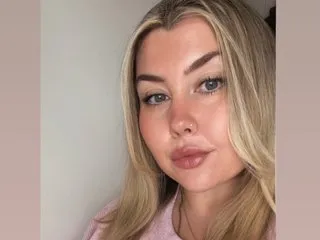 PeachyPollyUK profilbild på webbkameramodell